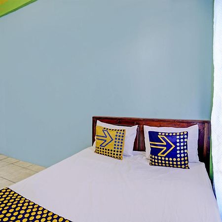 Oyo Life 93037 Nova Jaya Homestay Syariah Lamongan Exterior photo