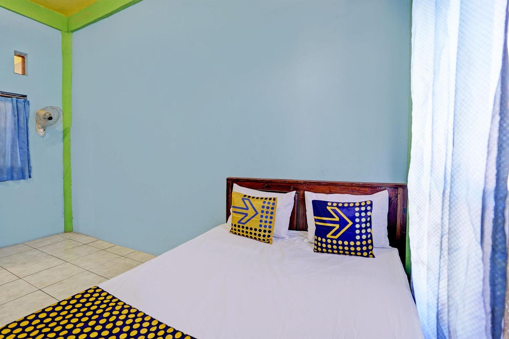 Oyo Life 93037 Nova Jaya Homestay Syariah Lamongan Exterior photo