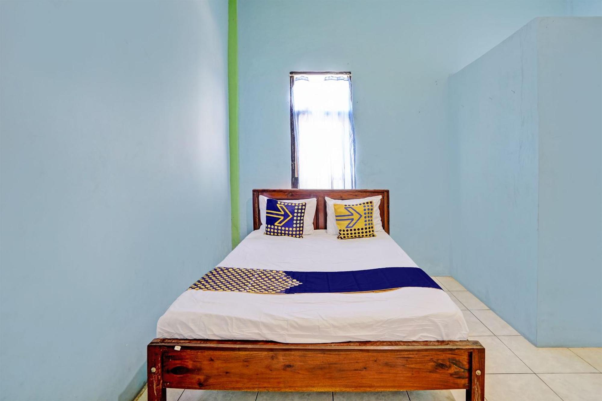Oyo Life 93037 Nova Jaya Homestay Syariah Lamongan Exterior photo