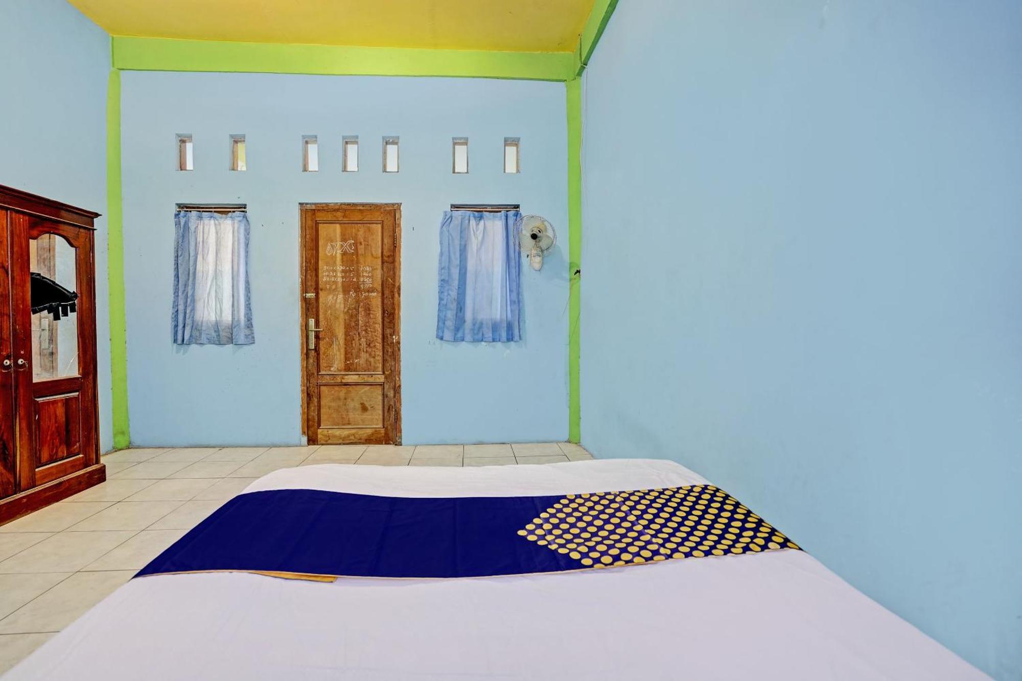 Oyo Life 93037 Nova Jaya Homestay Syariah Lamongan Exterior photo