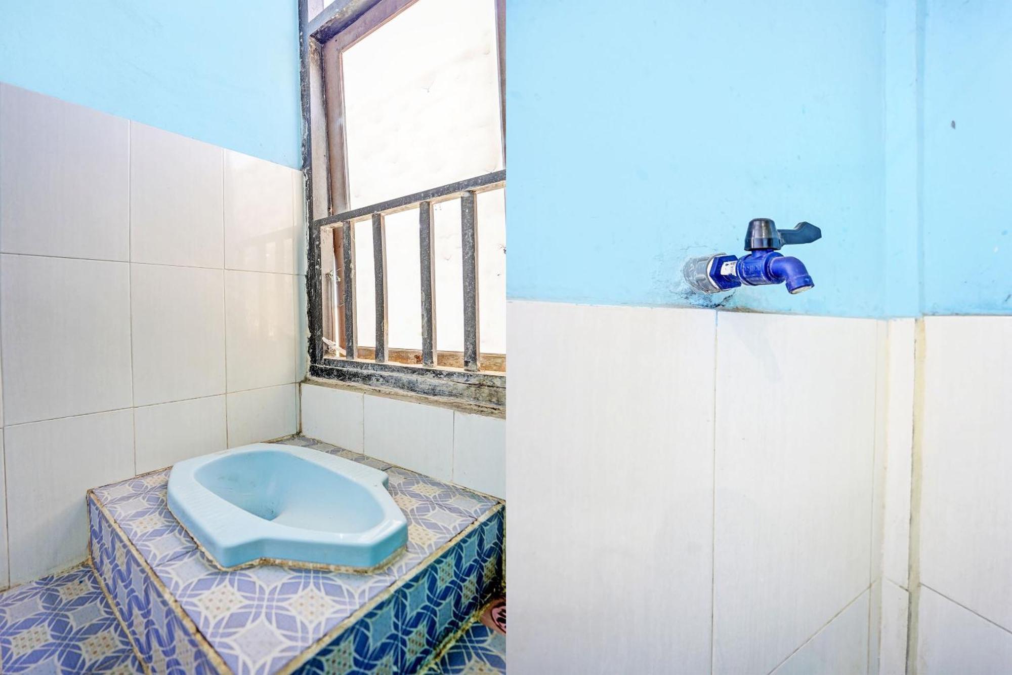 Oyo Life 93037 Nova Jaya Homestay Syariah Lamongan Exterior photo