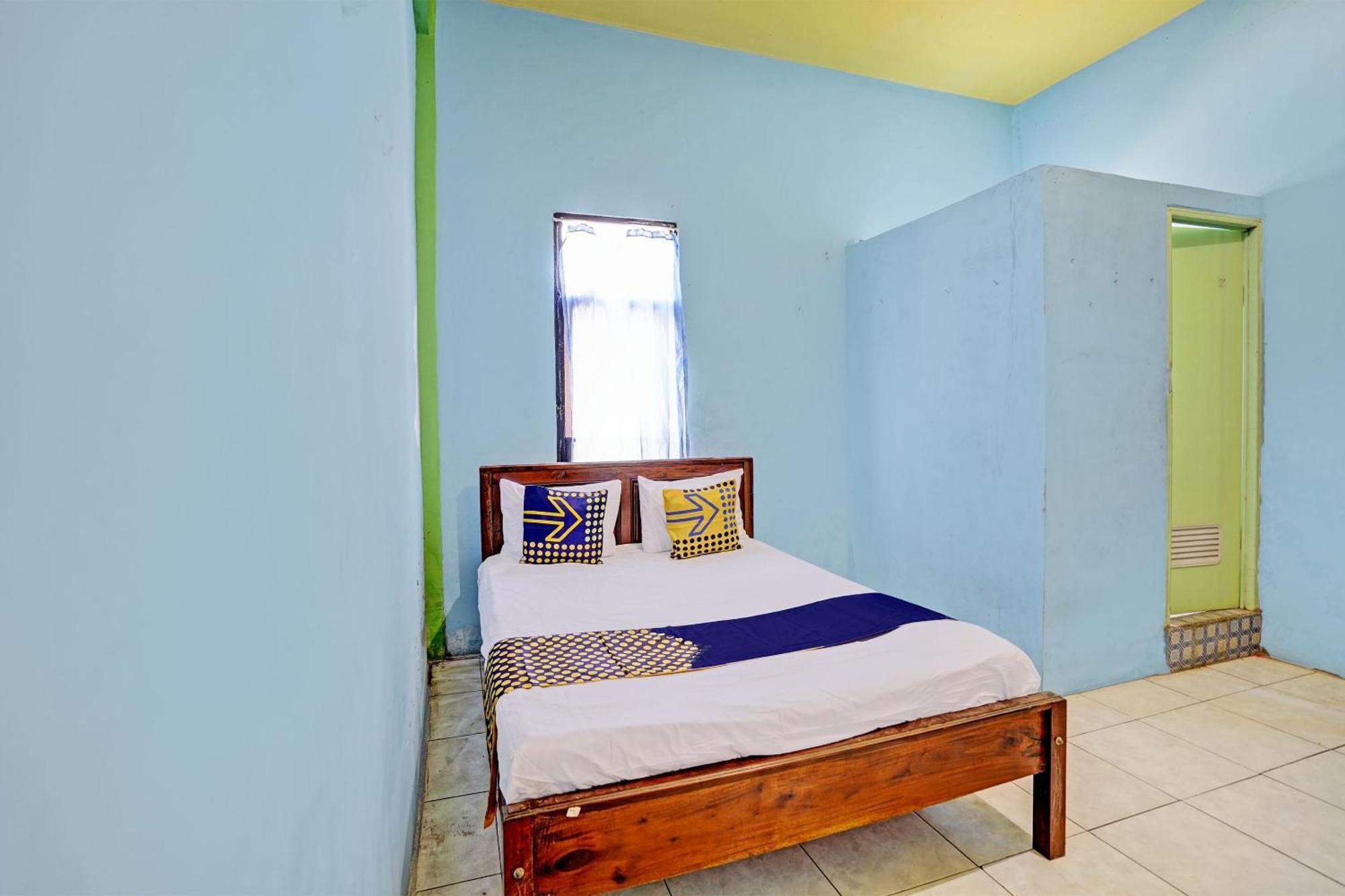 Oyo Life 93037 Nova Jaya Homestay Syariah Lamongan Exterior photo